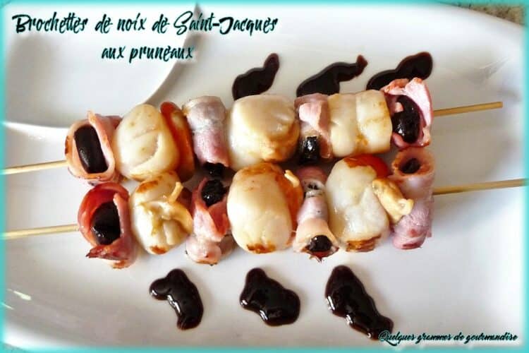 brochettes de noix de Saint-Jacques aux pruneaux