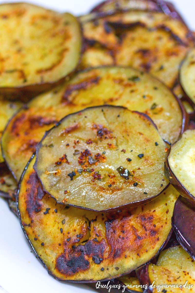 Aubergines grillées à l'ail et au basilic 