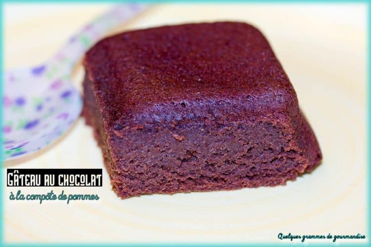 gâteau au chocolat à la compote