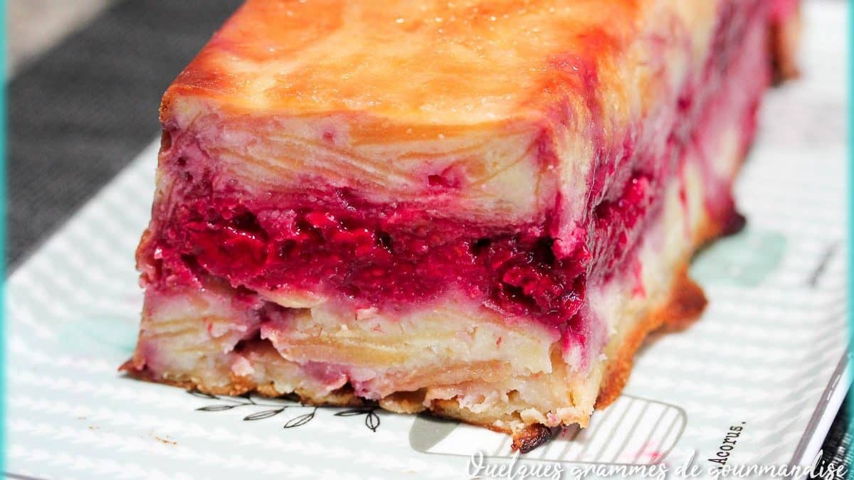 cropped cake invisible pomme framboise qgdg