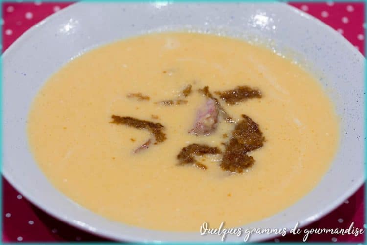 recette de velouté de poireau et patate douce à la saucisse de Montbéliard.