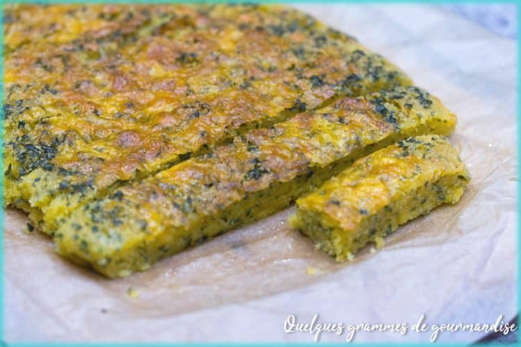recette de pain plat à l'ail et au cheddar