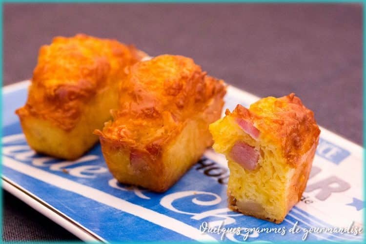 recette de petits cakes au fromage et au lard fumé