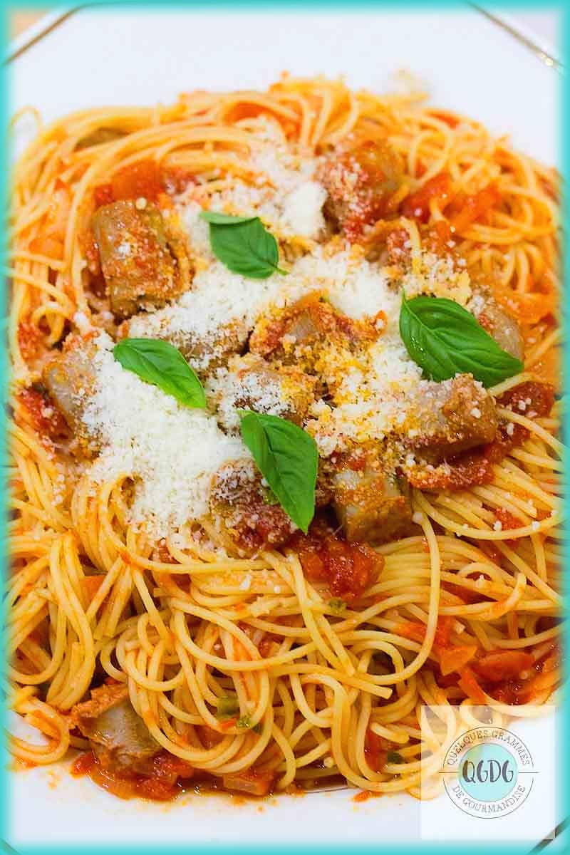 spaghettis aux saucisses à la sauce tomate