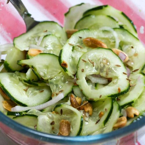 Salade de concombre aux cacahuètes