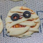 Mini pizza momie pour Halloween